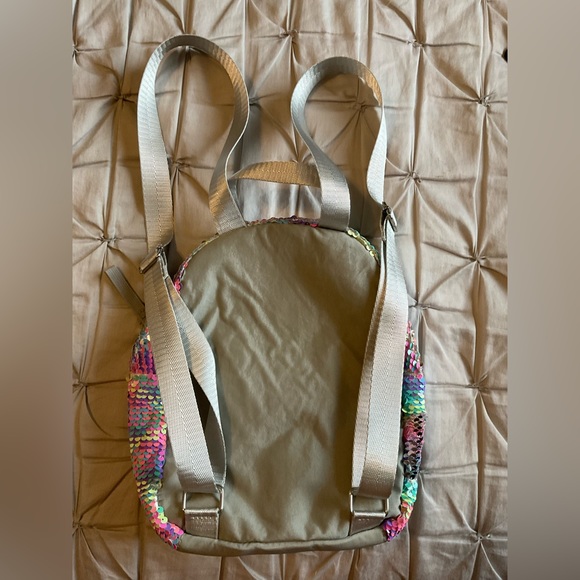 Girls rainbow sequin backpack - Picture 4 of 9